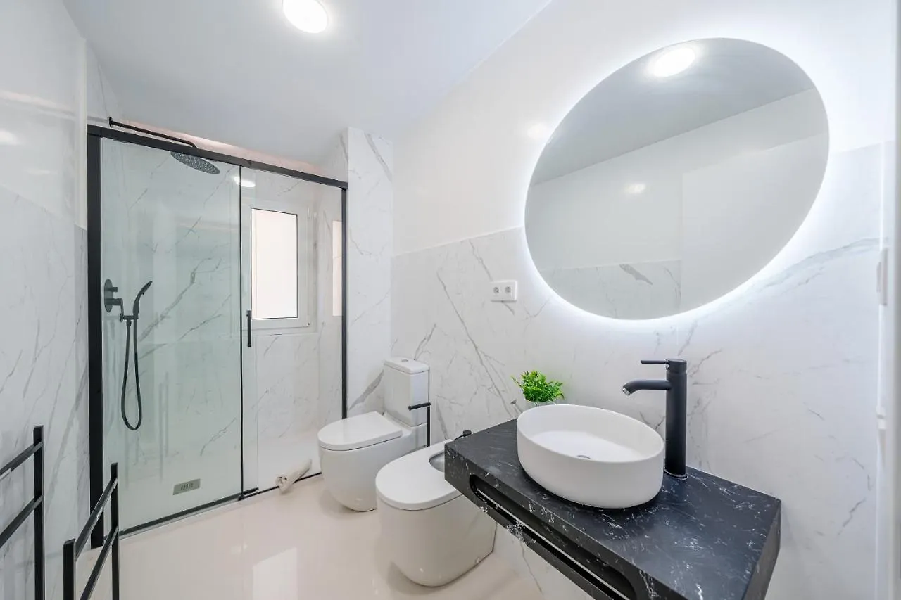 Near Beach Stunning Views & Comfort Malaga Apartment